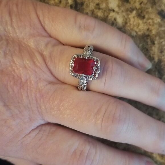 Ruby Red ring size 9 rectangular shape - Picture 3 of 8